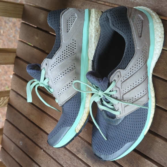 Women's size 9 Adidas Supernova Boost running shoes in grey and mint green - Picture 2 of 4